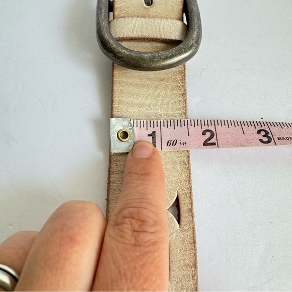 Vintage Statement Belt Y2K Cream Leather Perforated Cutout Coastal Womens Large - Picture 8 of 10